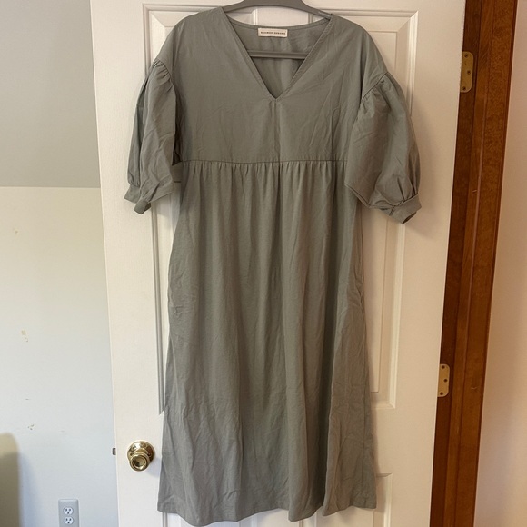Beaumont Organic Maeve Organic Cotton Dress in Soft Sage - Picture 7 of 12